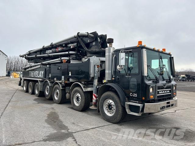 Mack MRU613 Pompe à béton