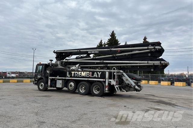 Mack MRU613 Pompe à béton