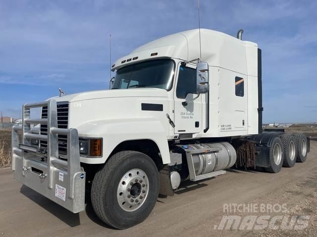 Mack PI86T Tracteur routier