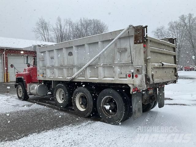 Mack RB688S Camion benne