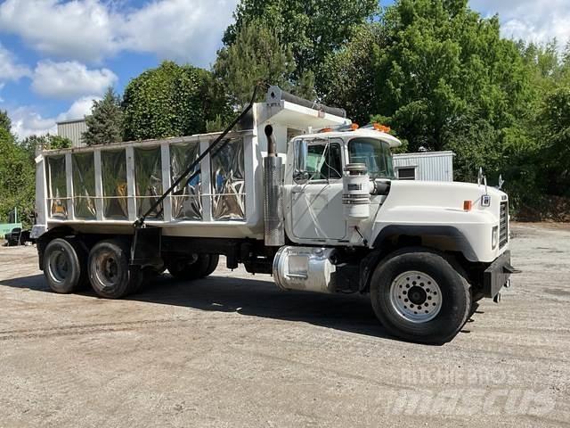 Mack RD600 Camion benne