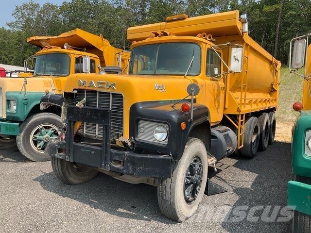 Mack RD686SX Camion benne