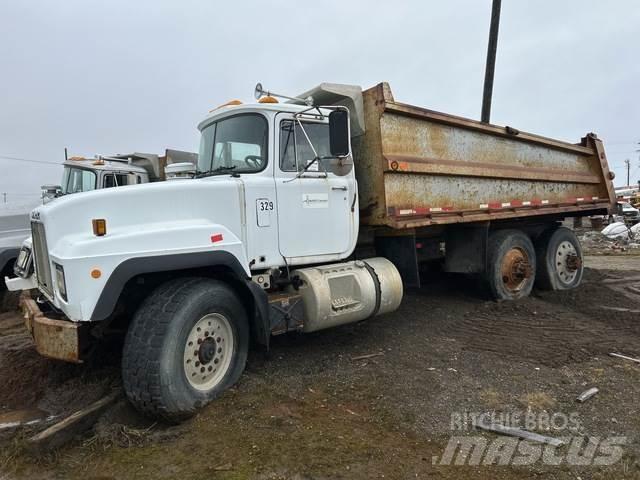 Mack RD688S Camion benne