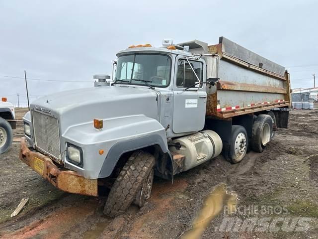 Mack RD688S Camion benne
