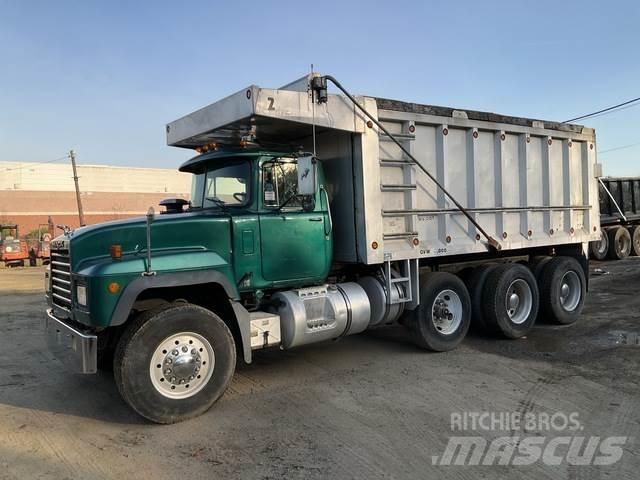 Mack RD688S Camion benne