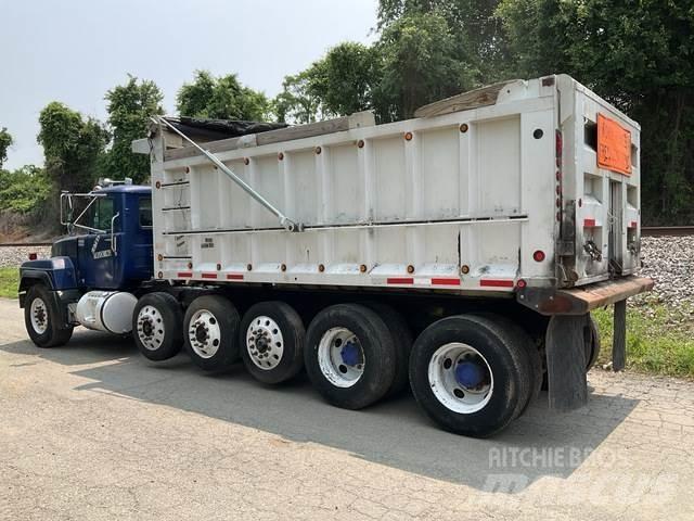 Mack RD688S Camion benne