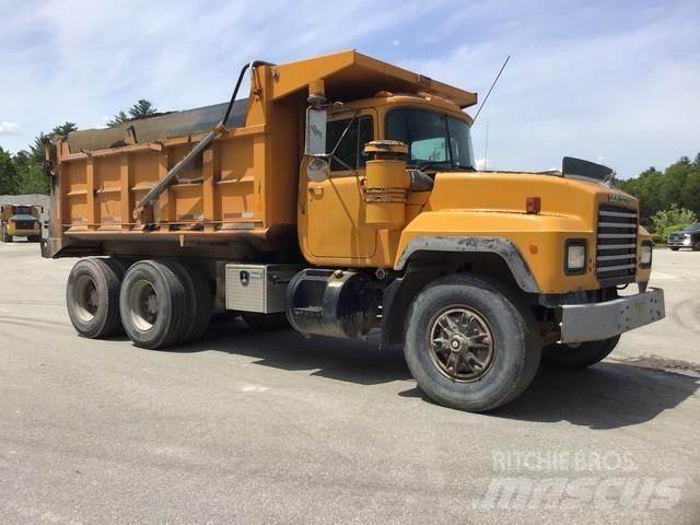 Mack RD688S Camion benne
