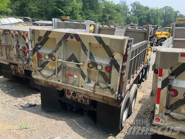Mack RD688S Sableuse et saleuse