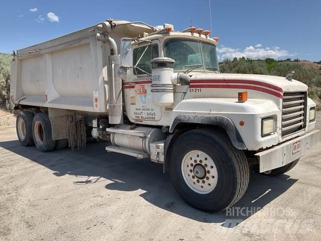 Mack RD688S Camion benne