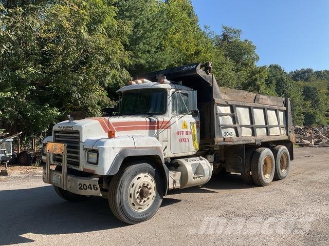 Mack RD688S Camion benne