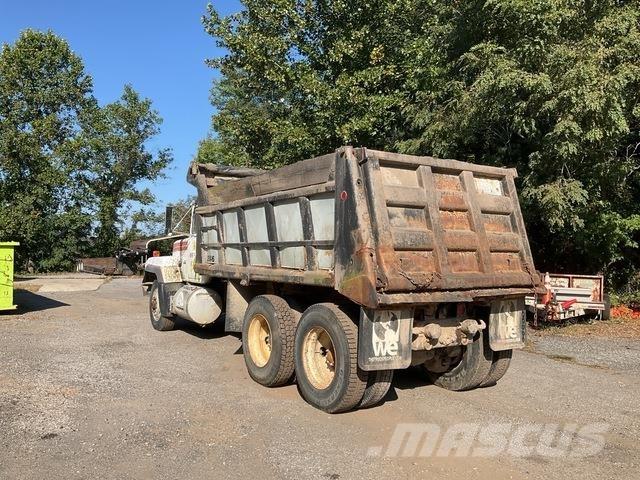 Mack RD688S Camion benne