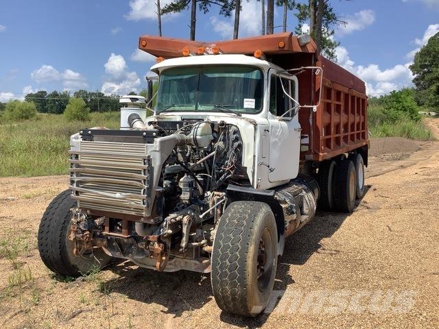 Mack RD690S Camion benne