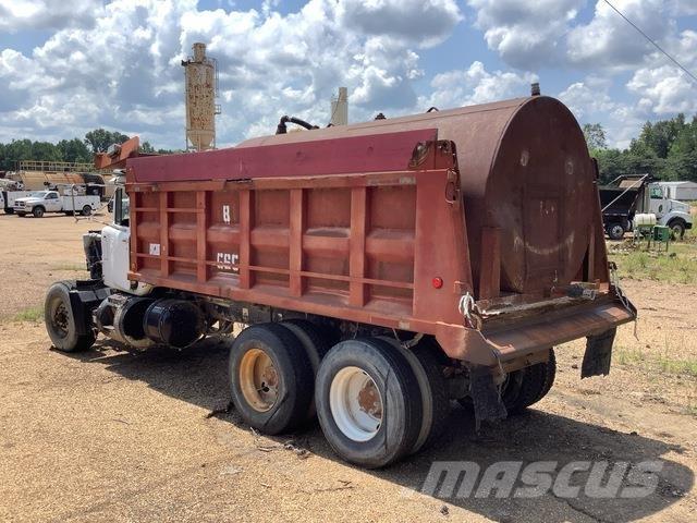 Mack RD690S Camion benne