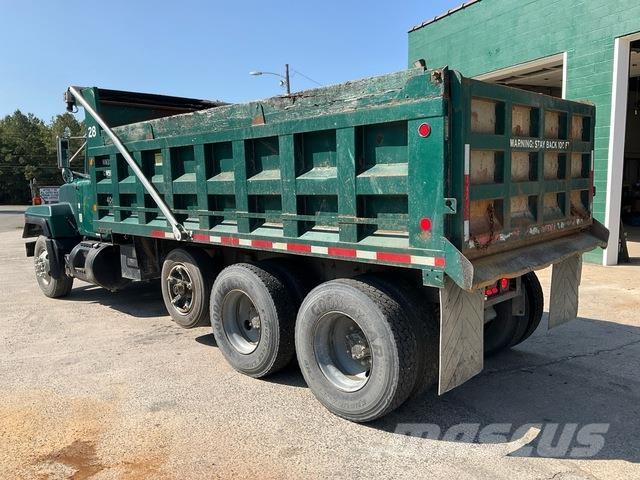 Mack RD690S Camion benne