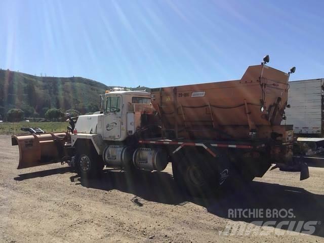 Mack RM6 Chasse neige