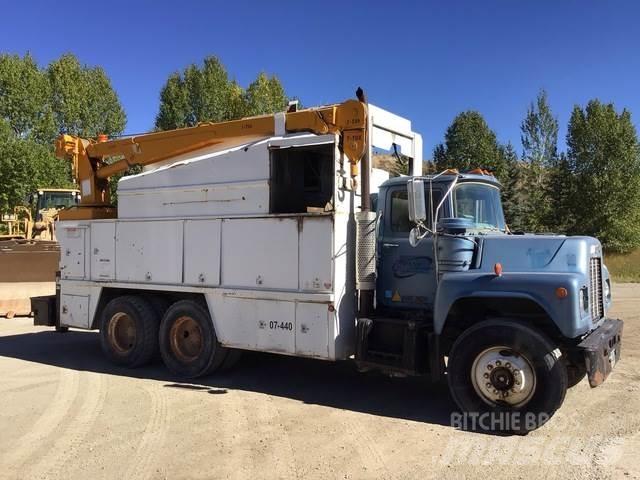 Mack U600 Camions et véhicules municipaux
