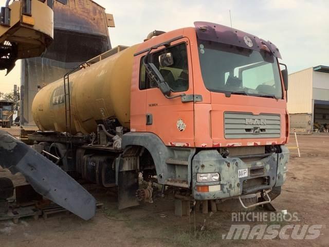 MAN 33.363 Camion citerne à eau