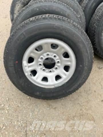 Michelin LTX Pneus, roues et jantes