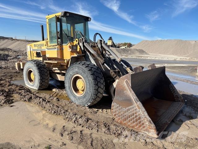 Michigan L90 Chargeuse sur pneus