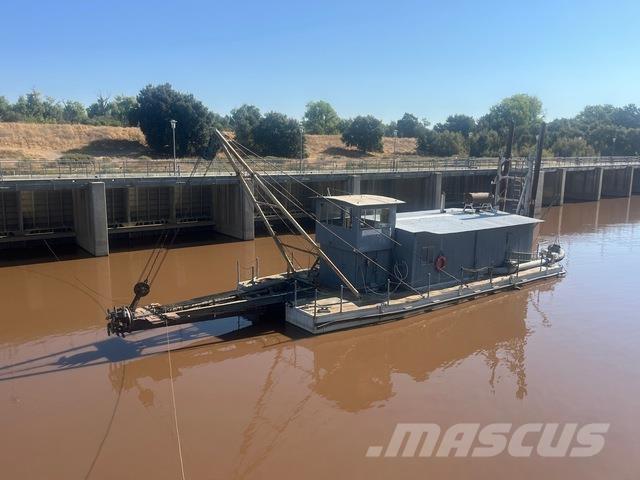  Moore Bateaux de travail, barges et pontons