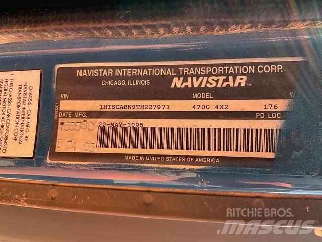 Navistar 4700 Camion nacelle