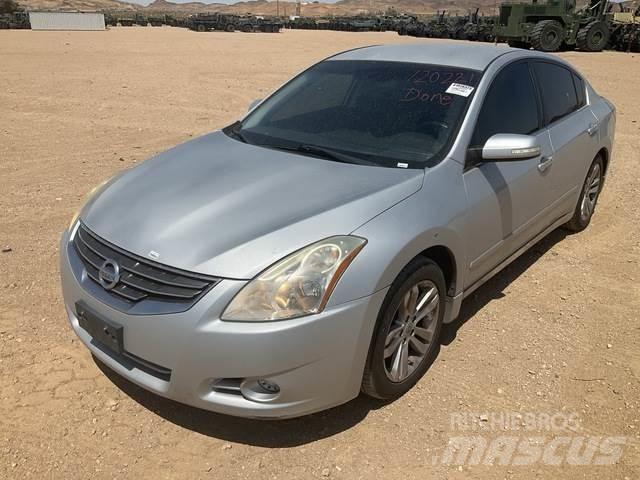Nissan Altima Voiture