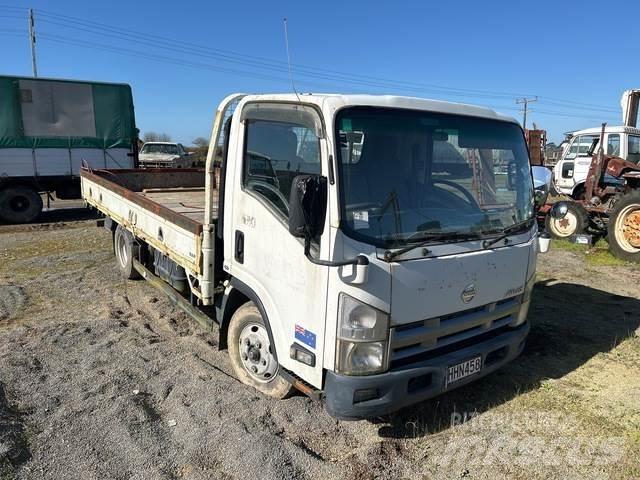 Nissan Atlas Camion plateau