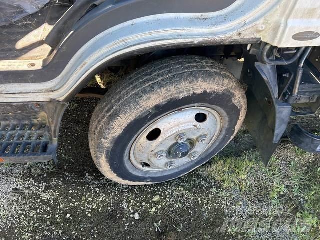 Nissan Atlas Camion plateau
