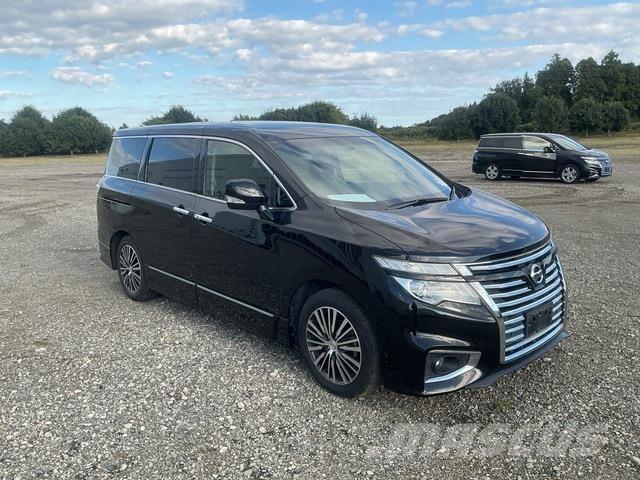 Nissan Elgrand Mini-bus