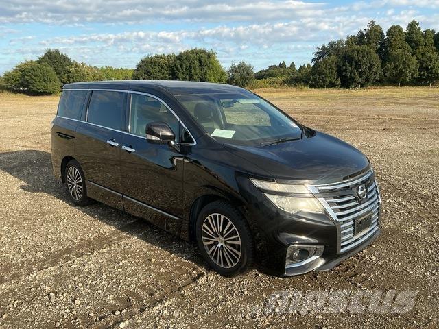 Nissan Elgrand Mini-bus