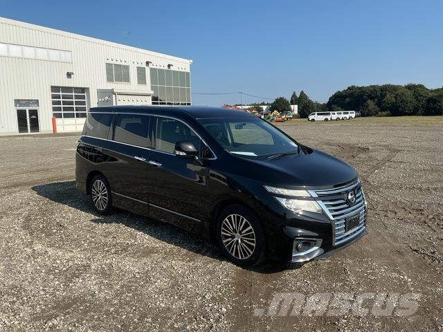 Nissan Elgrand Mini-bus