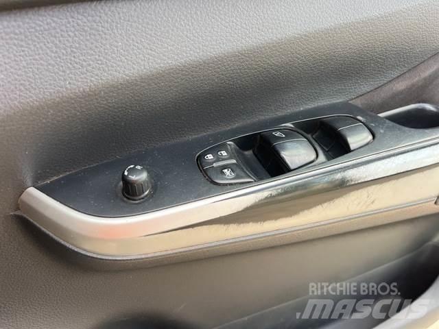 Nissan Navara Utilitaire benne