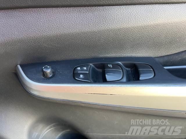 Nissan Navara Utilitaire benne