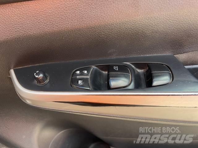 Nissan Navara Utilitaire benne