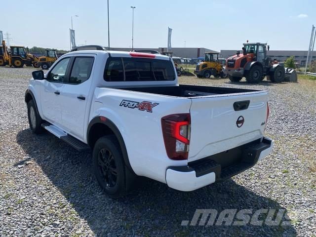 Nissan Navara Autre fourgon / utilitaire
