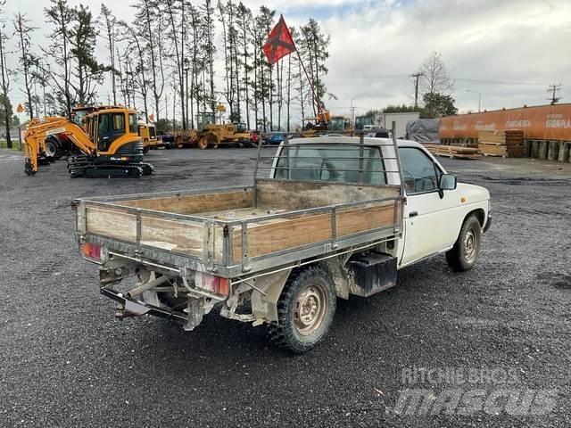 Nissan Navara Utilitaire benne