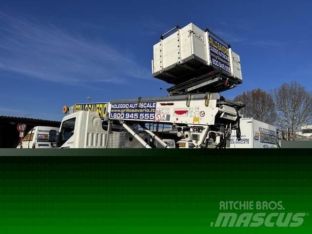 Nissan NT400 Camion nacelle