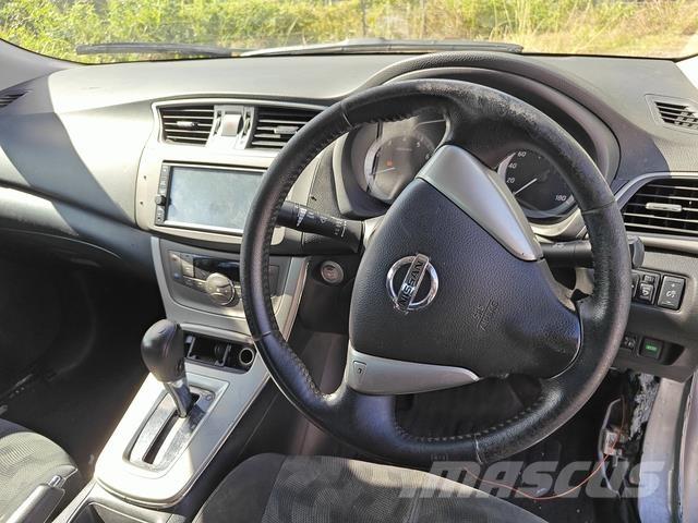 Nissan SYLPHY Voiture