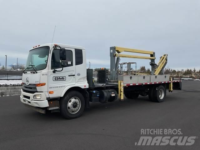 Nissan UD3300 Construction - Autres