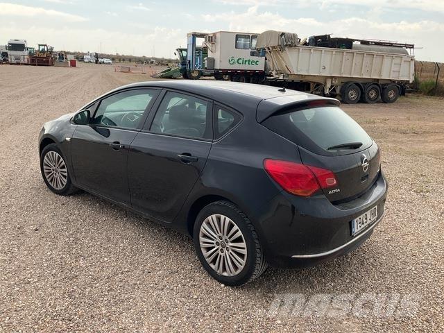 Opel Astra Voiture
