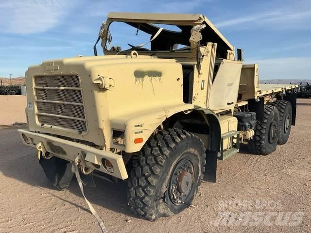 Oshkosh  Camion Fourgon