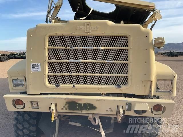 Oshkosh  Camion Fourgon
