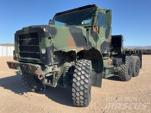 Oshkosh  Camion Fourgon