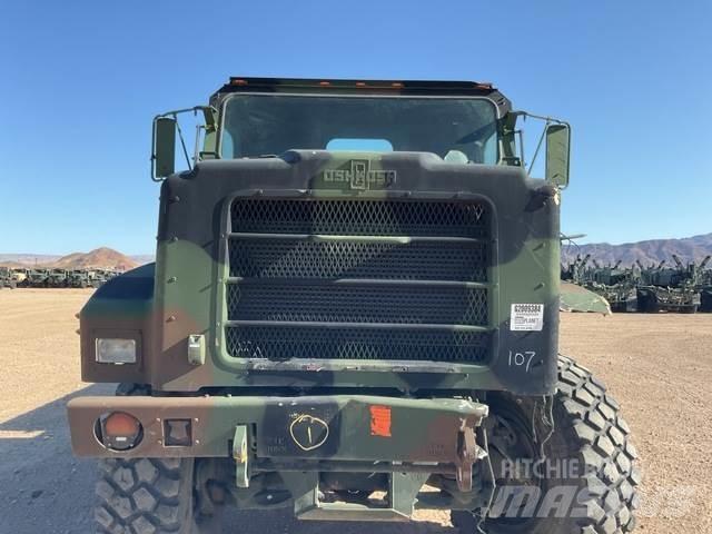 Oshkosh  Camion Fourgon