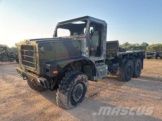 Oshkosh  Camion Fourgon