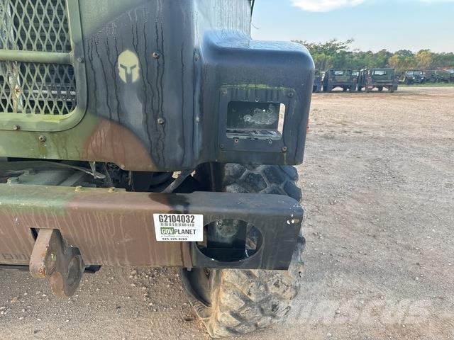 Oshkosh  Camion Fourgon