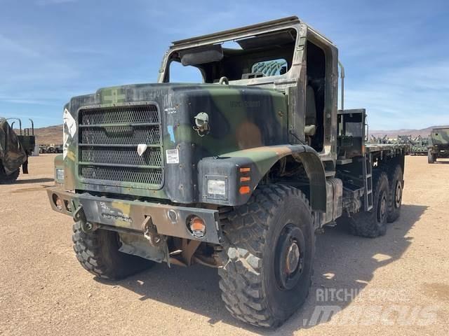 Oshkosh  Camion Fourgon