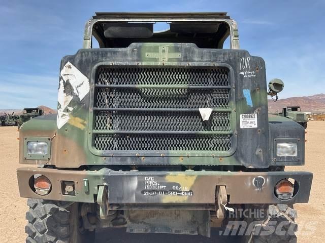Oshkosh  Camion Fourgon