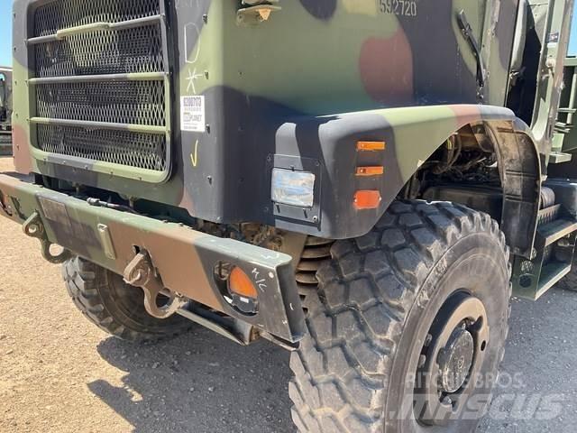 Oshkosh AMK23A1 Camion Fourgon