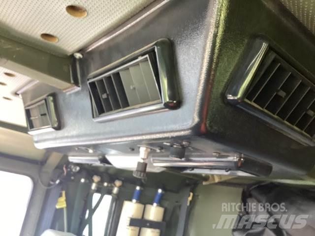Oshkosh M1070 Tracteur routier